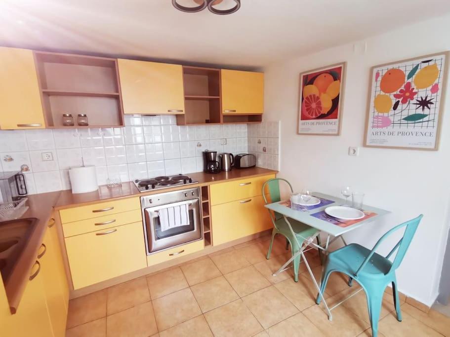 Appartement Port Yellow Stonehouse In The Centre